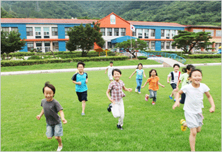 시인들이 넘쳐나는 학교 덕치초등학교
